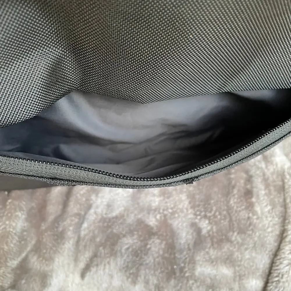 Dell Laptop Computer Bag Padded Compartments Shoulder Strap Handles Holds 15”